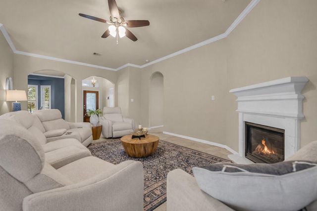 20722 Oakhurst Creek Dr, Porter, TX 77365