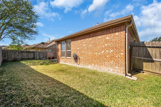 20722 Oakhurst Creek Dr, Porter, TX 77365