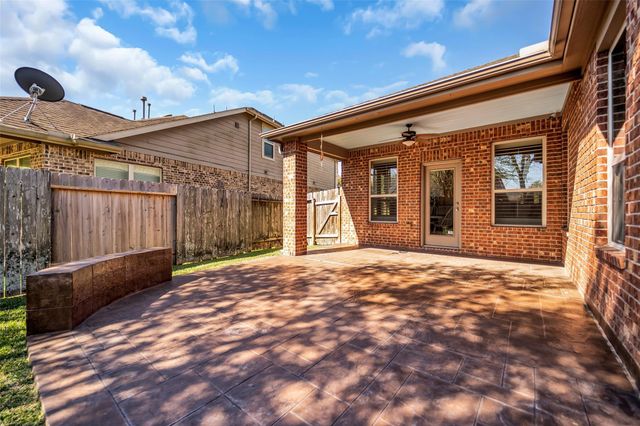 20722 Oakhurst Creek Dr, Porter, TX 77365