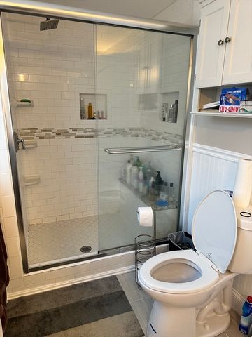 14 Fairview Rd, Lynnfield, MA 01940