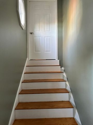14 Fairview Rd, Lynnfield, MA 01940