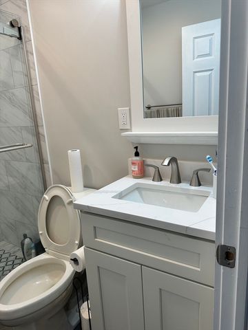 14 Fairview Rd, Lynnfield, MA 01940