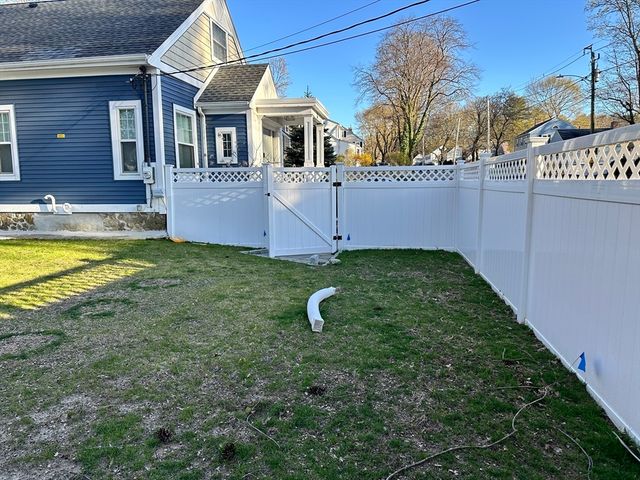 14 Fairview Rd, Lynnfield, MA 01940