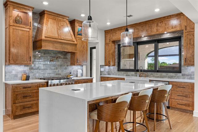 2704 Veridian Point Drive, Burleson, TX 76028