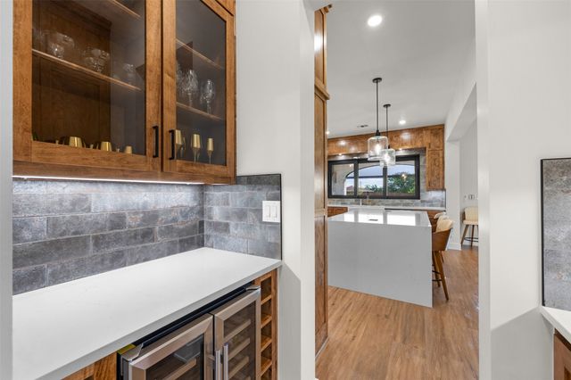 2704 Veridian Point Drive, Burleson, TX 76028
