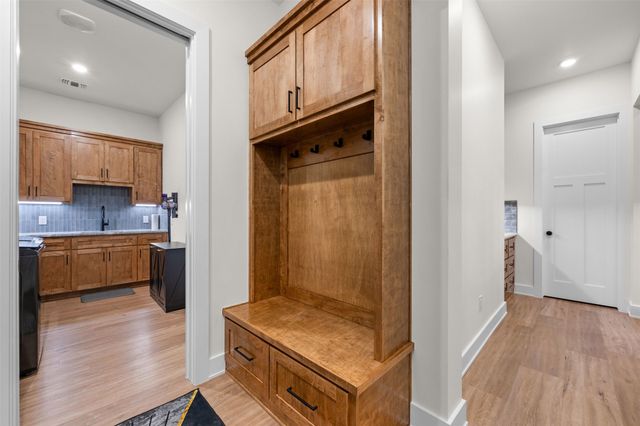 2704 Veridian Point Drive, Burleson, TX 76028