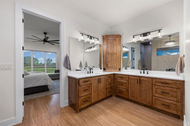 2704 Veridian Point Drive, Burleson, TX 76028