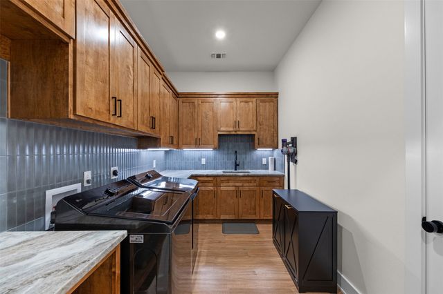 2704 Veridian Point Drive, Burleson, TX 76028