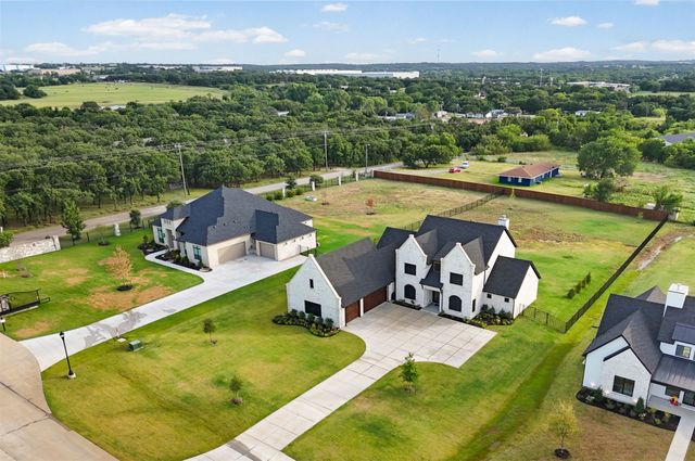 2704 Veridian Point Drive, Burleson, TX 76028