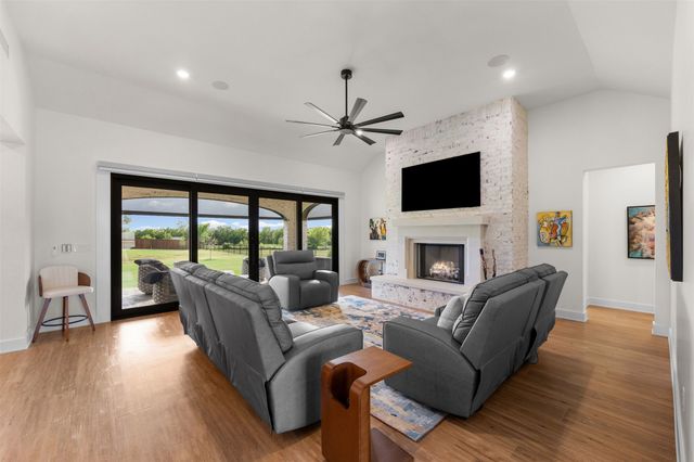 2704 Veridian Point Drive, Burleson, TX 76028