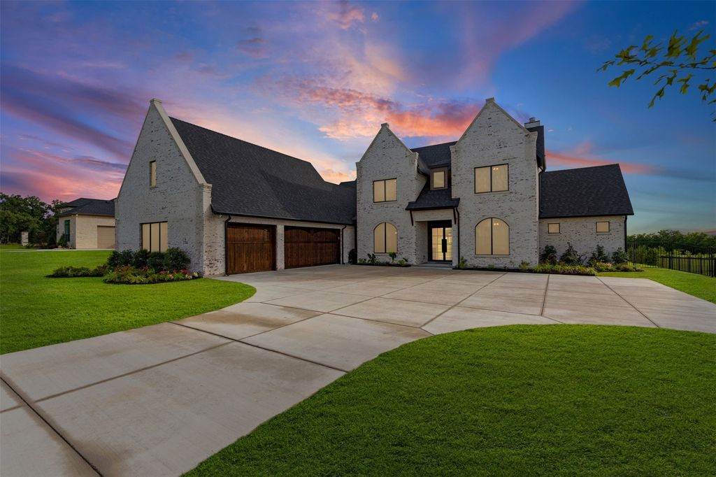 2704 Veridian Point Drive, Burleson, TX 76028