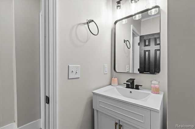 1174 Seward Street, Detroit, MI 48202