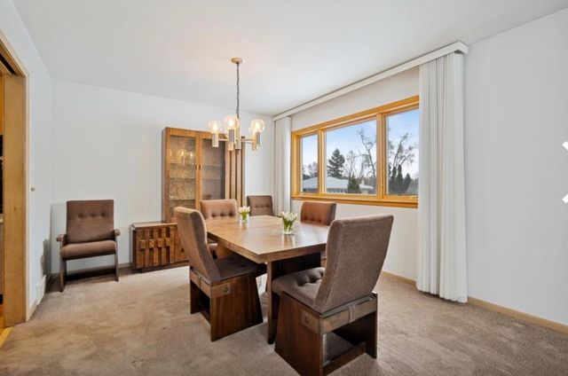 590 E Capri Drive, Palatine, IL 60074