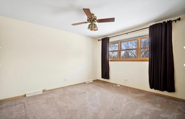 590 E Capri Drive, Palatine, IL 60074