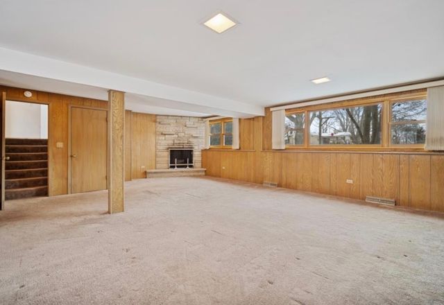 590 E Capri Drive, Palatine, IL 60074