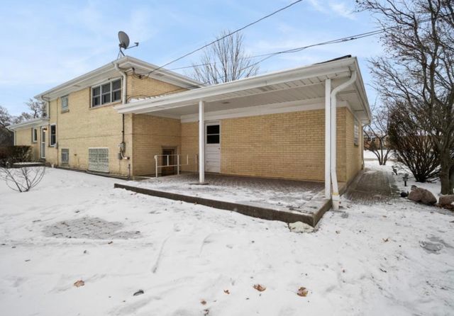 590 E Capri Drive, Palatine, IL 60074