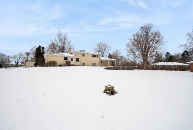 590 E Capri Drive, Palatine, IL 60074