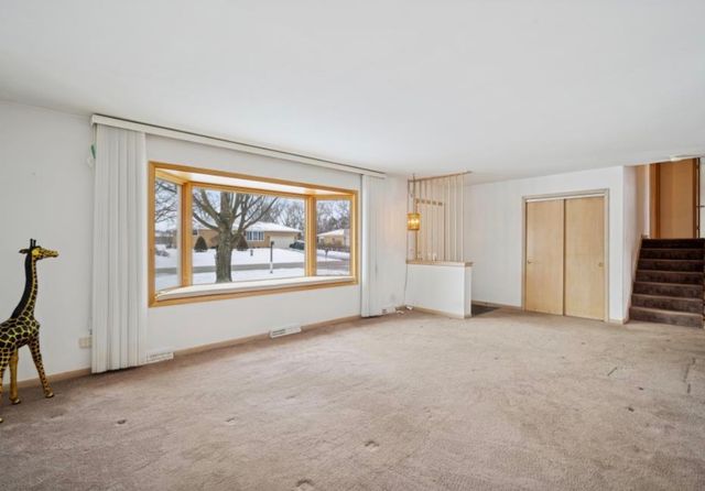 590 E Capri Drive, Palatine, IL 60074