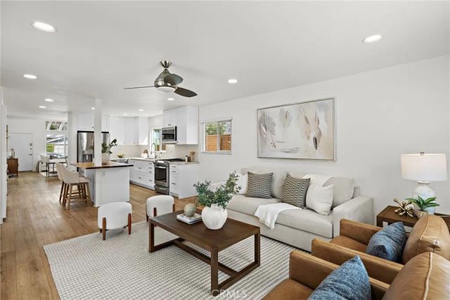 23321 Via Ronda, Mission Viejo, CA 92691