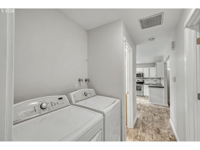 11590 Sw LOMITA Ave, Portland, OR 97223
