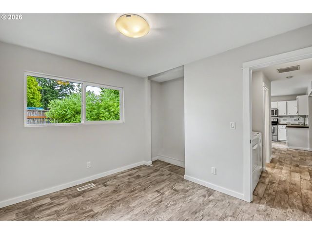 11590 Sw LOMITA Ave, Portland, OR 97223