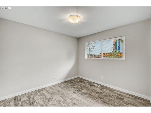 11590 Sw LOMITA Ave, Portland, OR 97223