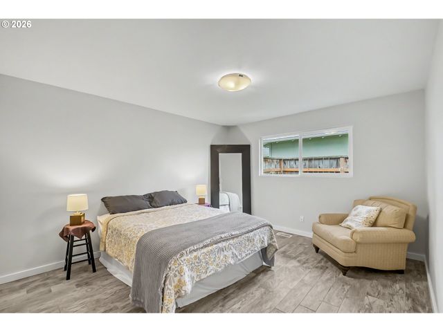 11590 Sw LOMITA Ave, Portland, OR 97223