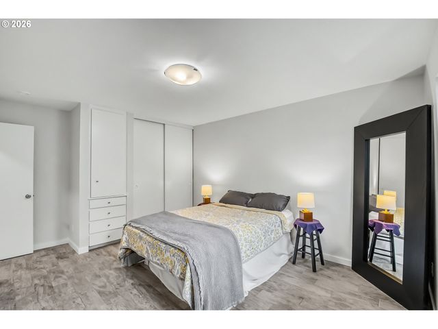 11590 Sw LOMITA Ave, Portland, OR 97223