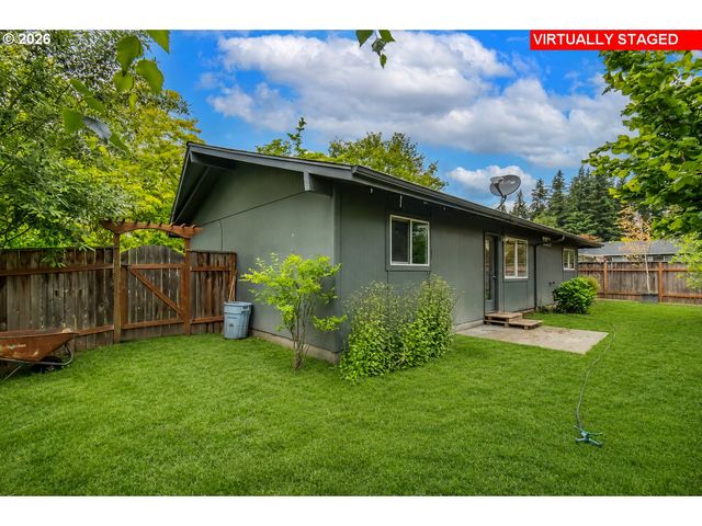 11590 Sw LOMITA Ave, Portland, OR 97223