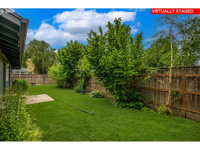 11590 Sw LOMITA Ave, Portland, OR 97223