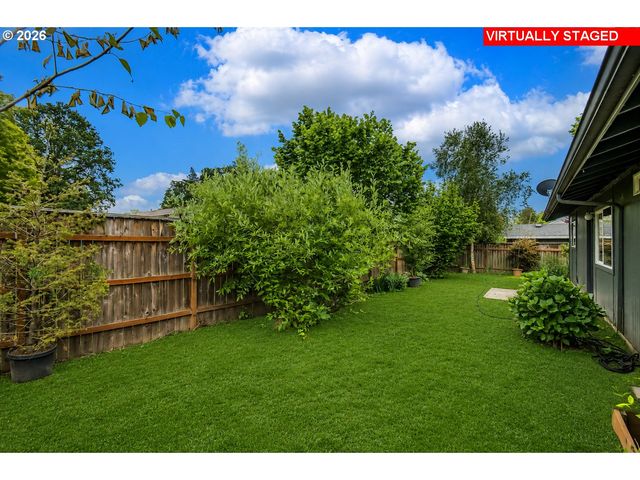 11590 Sw LOMITA Ave, Portland, OR 97223