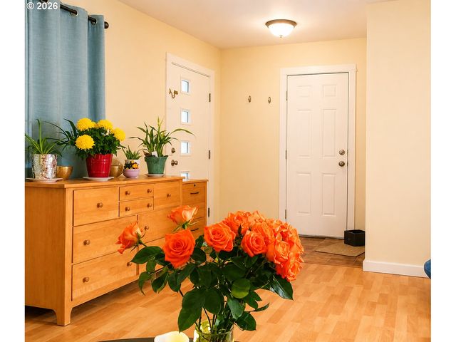 11590 Sw LOMITA Ave, Portland, OR 97223