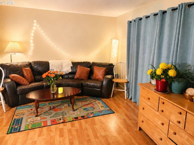 11590 Sw LOMITA Ave, Portland, OR 97223