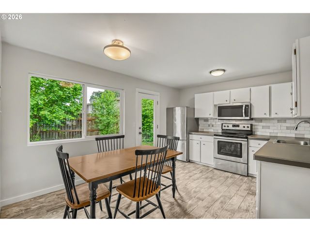 11590 Sw LOMITA Ave, Portland, OR 97223