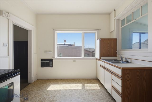 737 Maryland, Butte, MT 59701