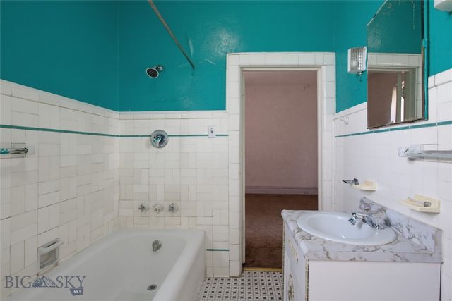 737 Maryland, Butte, MT 59701