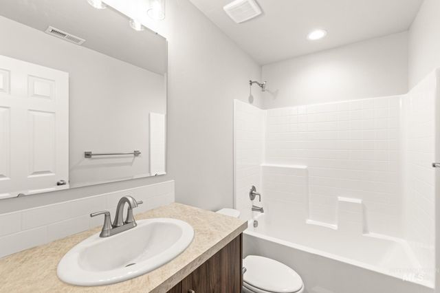 7080 E Marble Springs Dr, Nampa, ID 83687