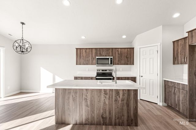 7080 E Marble Springs Dr, Nampa, ID 83687