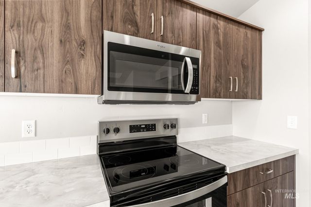 7080 E Marble Springs Dr, Nampa, ID 83687