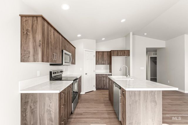 7080 E Marble Springs Dr, Nampa, ID 83687