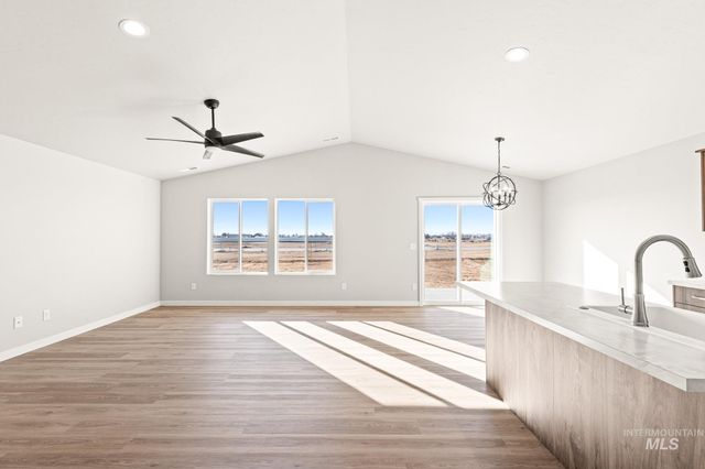 7080 E Marble Springs Dr, Nampa, ID 83687