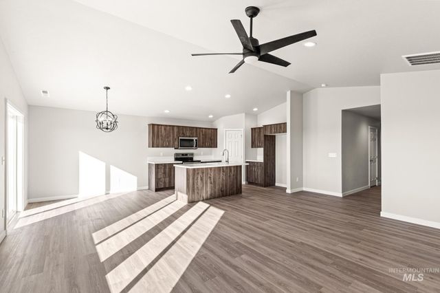 7080 E Marble Springs Dr, Nampa, ID 83687