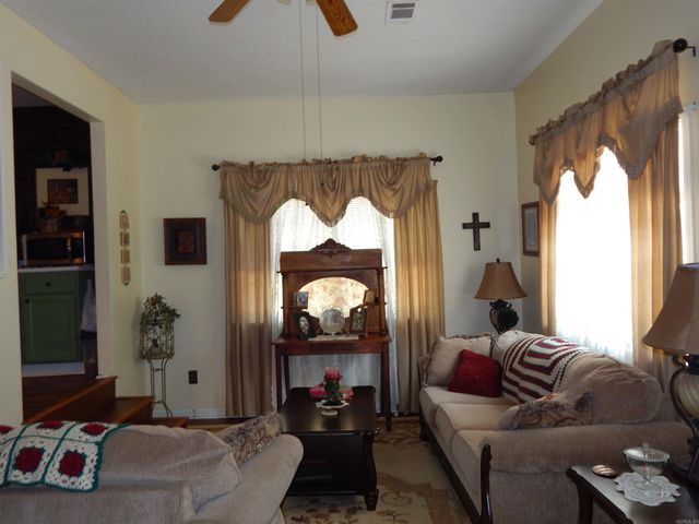 155 N Ridge Drive, Heber Springs, AR 72543