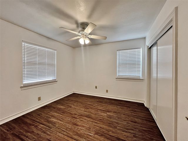 725 Danish Drive, Grand Prairie, TX 75050