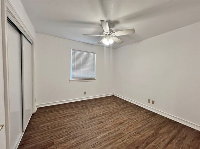 725 Danish Drive, Grand Prairie, TX 75050