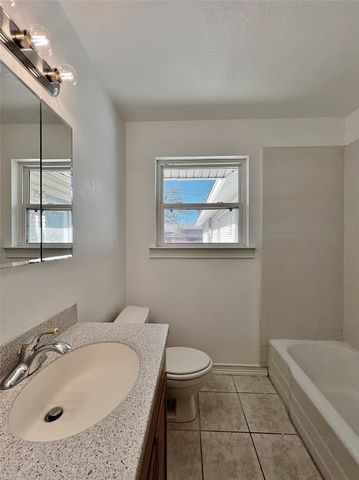 725 Danish Drive, Grand Prairie, TX 75050