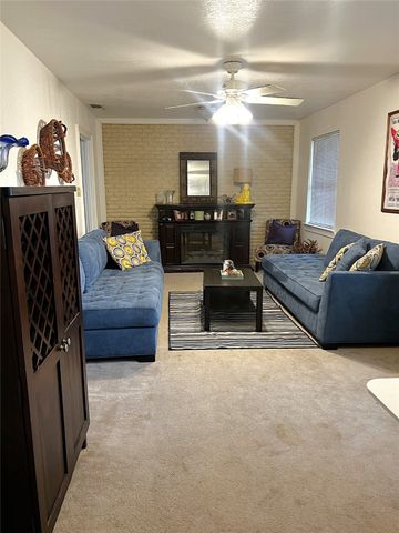 725 Danish Drive, Grand Prairie, TX 75050