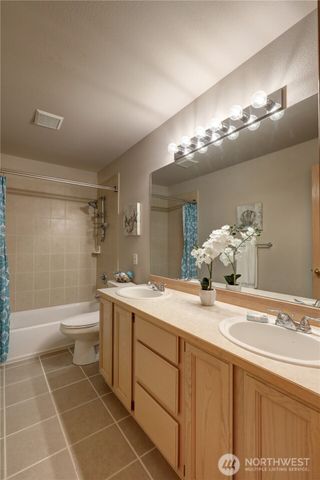 34829 7th Avenue SW, Federal Way, WA 98023