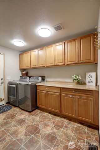 34829 7th Avenue SW, Federal Way, WA 98023