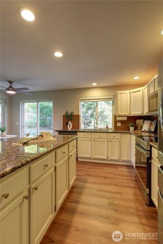 34829 7th Avenue SW, Federal Way, WA 98023